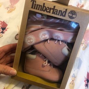 Timberland pink baby boots with hat NEW